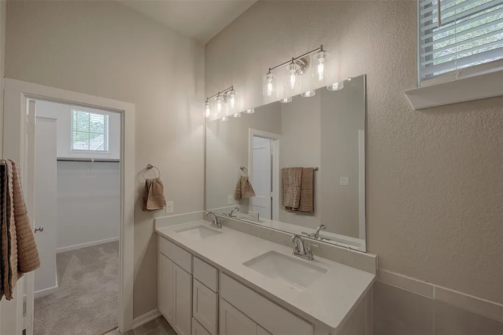 115 Handley Drive Montgomery, TX 77316