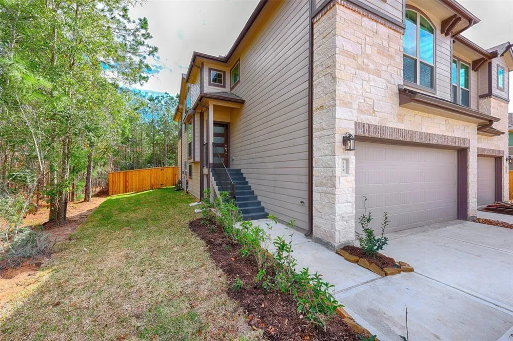 115 Handley Drive Montgomery, TX 77316