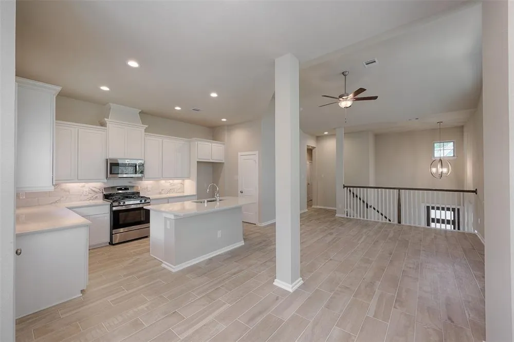 115 Handley Drive Montgomery, TX 77316