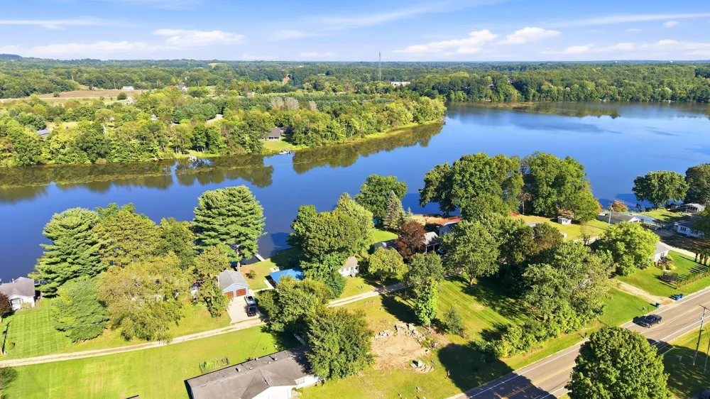3511 Lake Allegan Drive Allegan, MI 49010