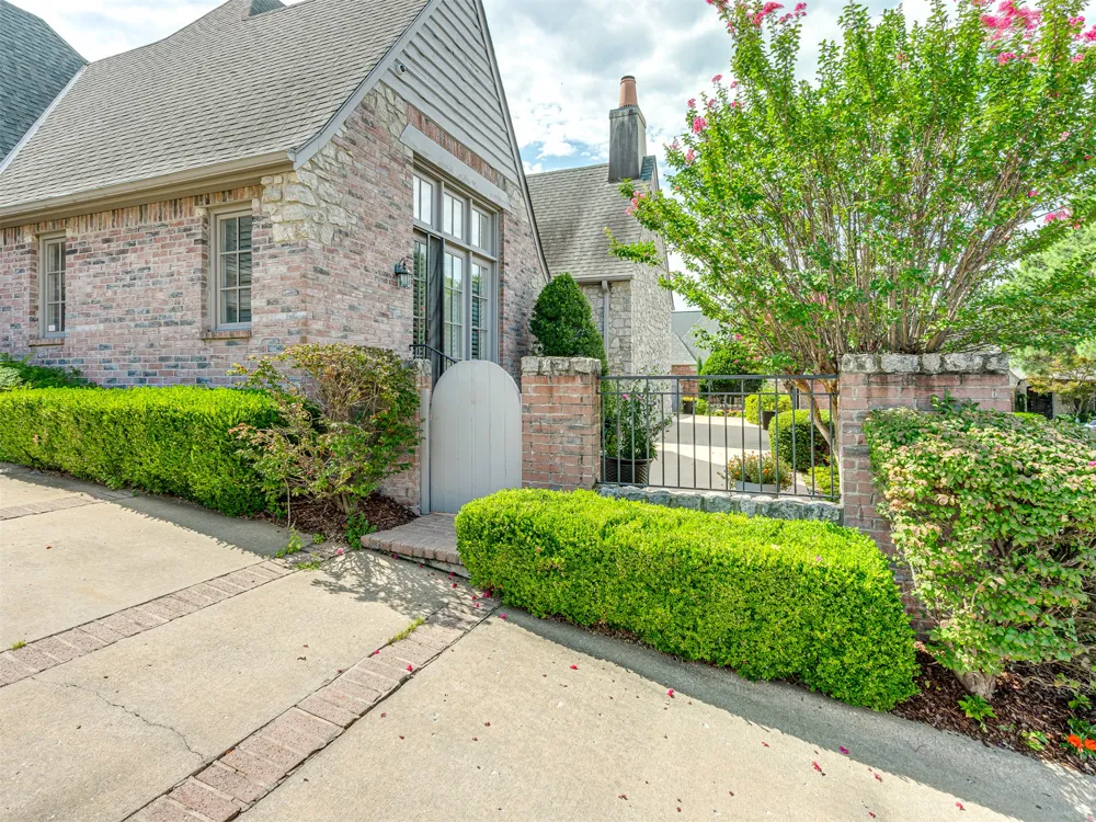 10137 S 77th EastPlace Jenks, OK 74133
