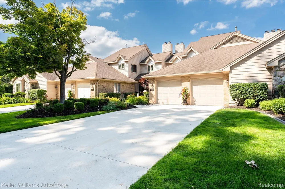 18048 Blue Heron Drive W Northville Township, MI 48168