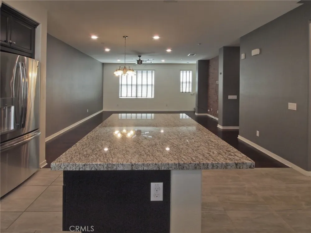 1581 E Lincoln Anaheim, CA 92805