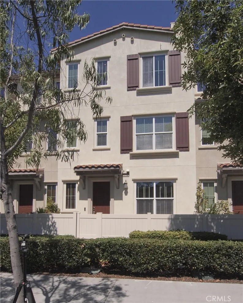 1581 E Lincoln Anaheim, CA 92805