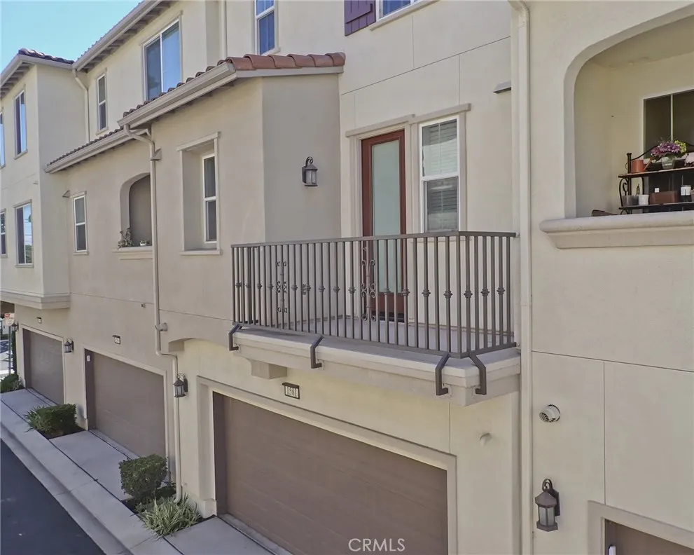 1581 E Lincoln Anaheim, CA 92805