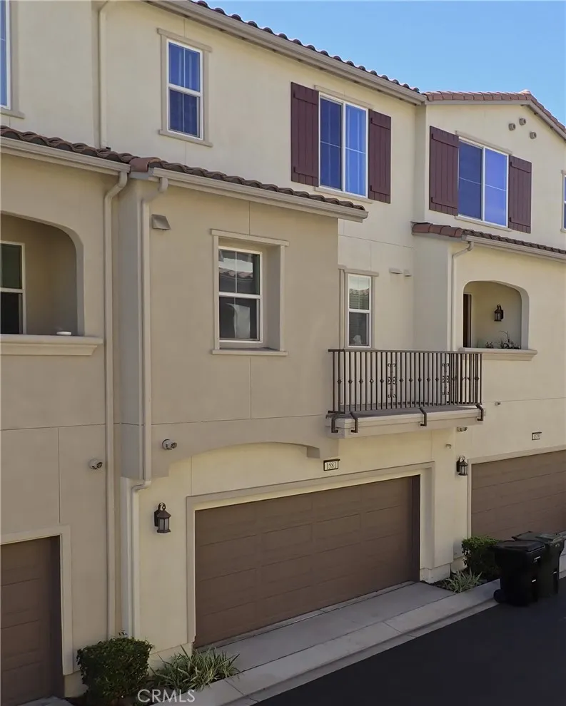 1581 E Lincoln Anaheim, CA 92805