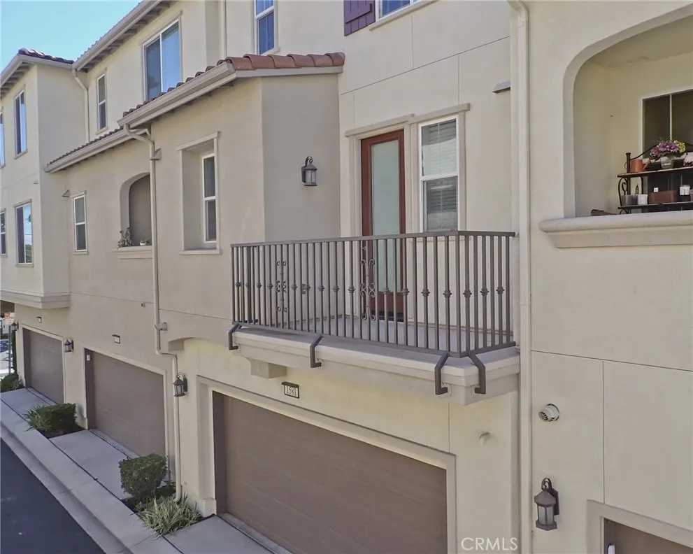 1581 E Lincoln Anaheim, CA 92805