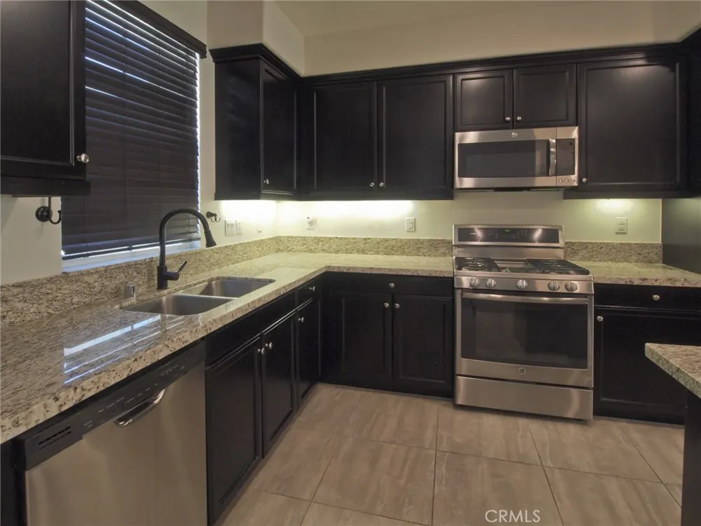 1581 E Lincoln Anaheim, CA 92805