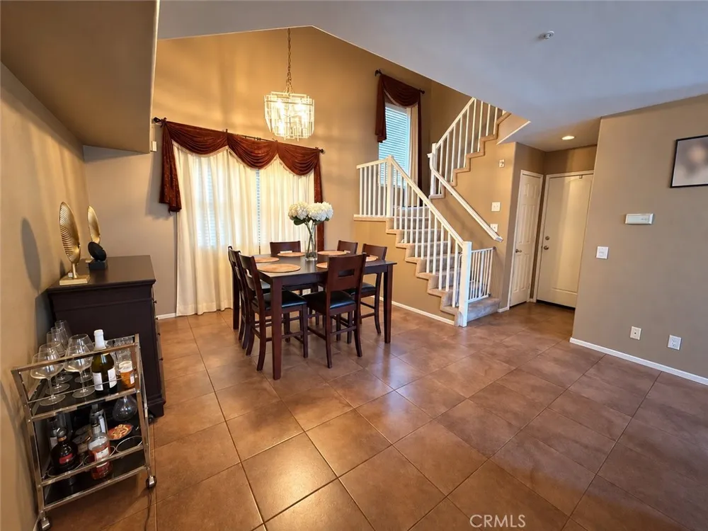 9141 Vincente Way Los Angeles, CA 91343