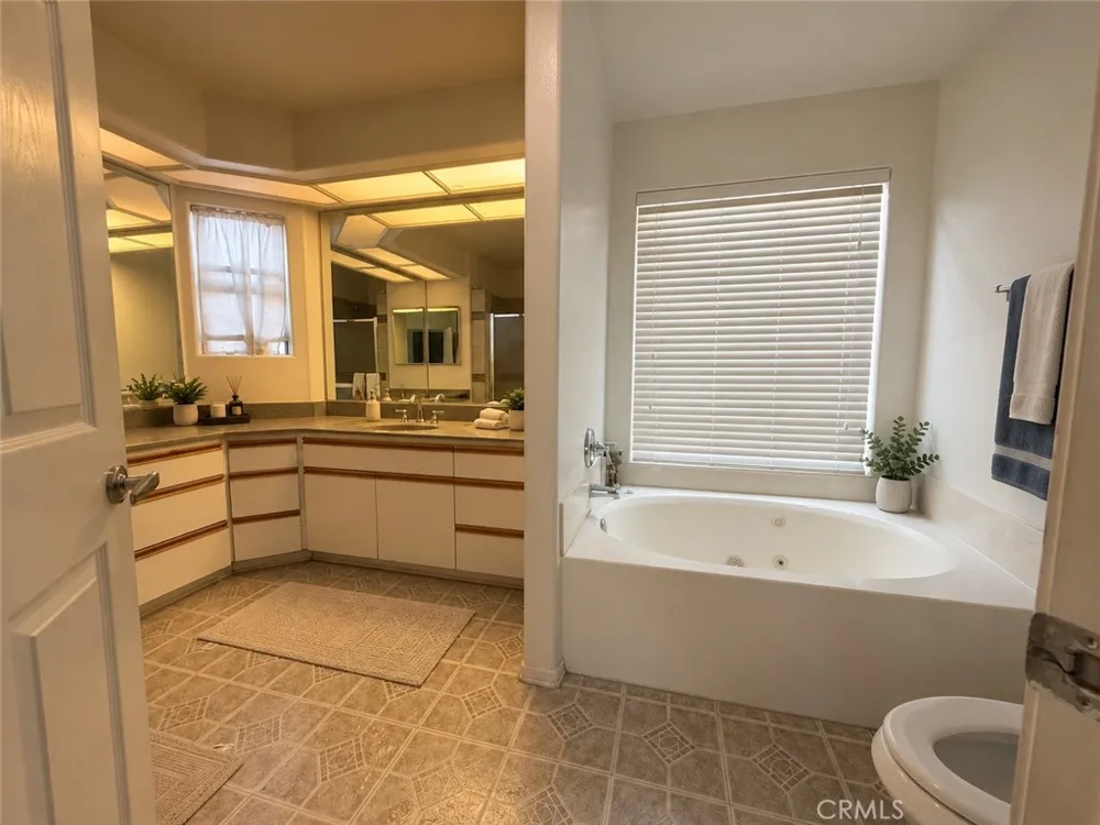 9141 Vincente Way Los Angeles, CA 91343