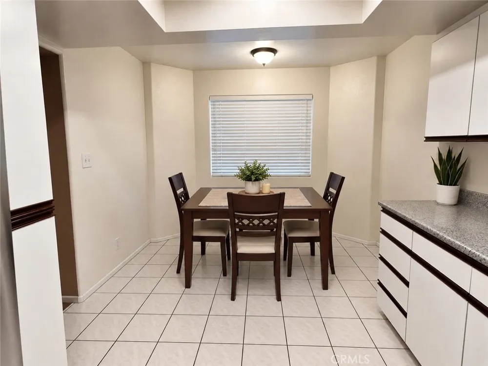 9141 Vincente Way Los Angeles, CA 91343