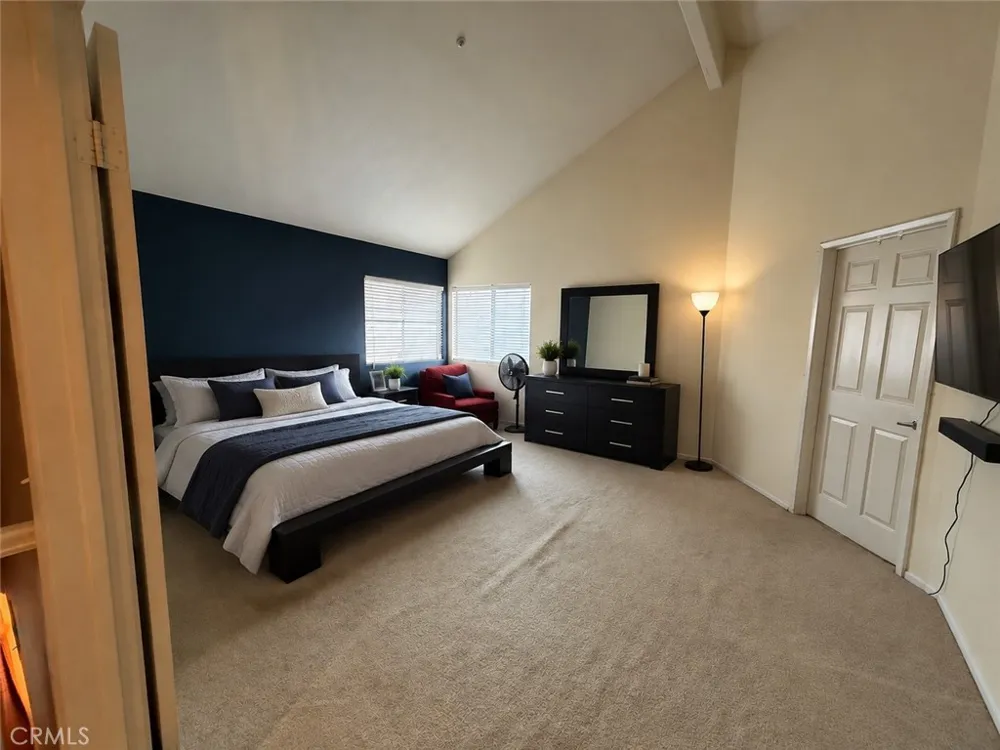 9141 Vincente Way Los Angeles, CA 91343