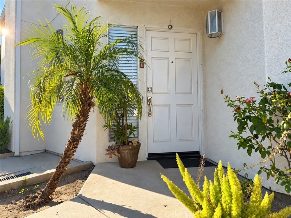 9141 Vincente Way Los Angeles, CA 91343