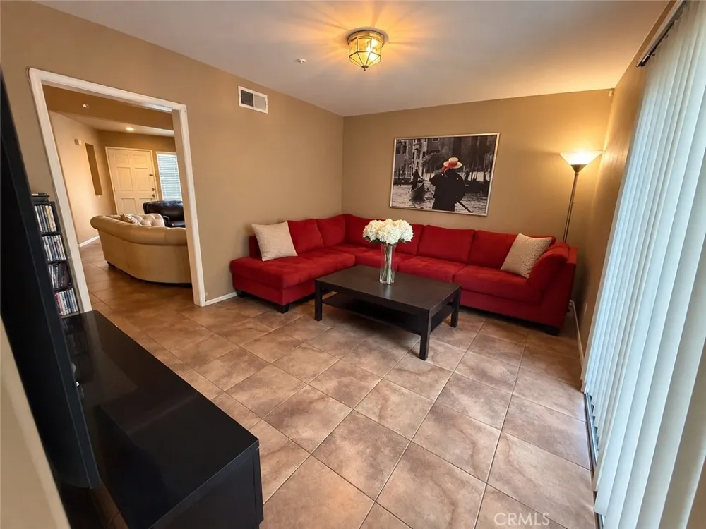 9141 Vincente Way Los Angeles, CA 91343