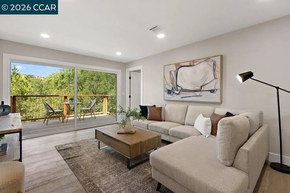 16 Sunnyside Ct Orinda, CA 94563