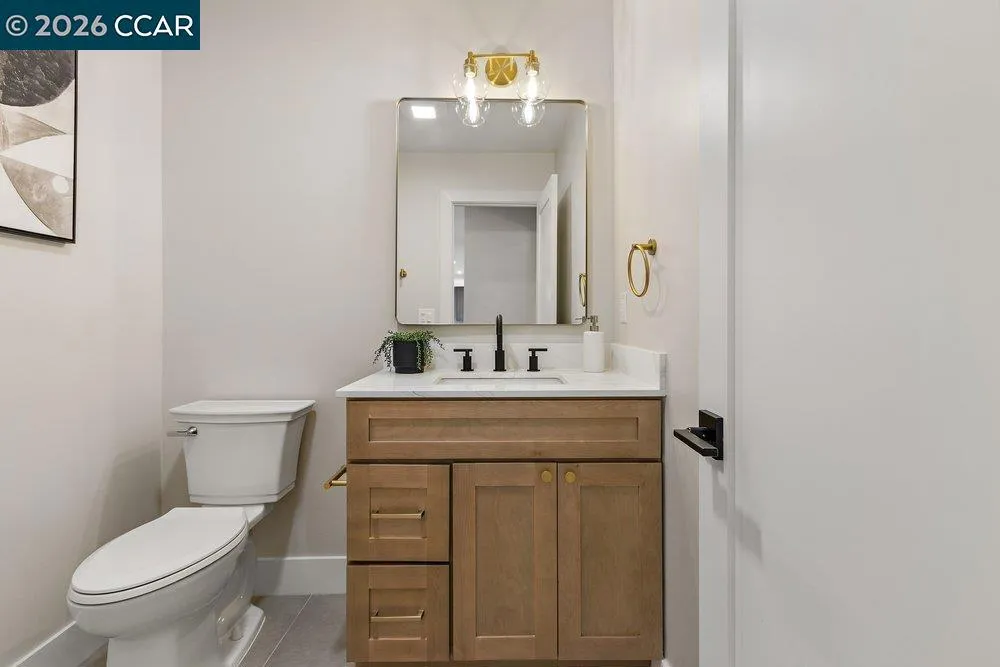 16 Sunnyside Ct Orinda, CA 94563