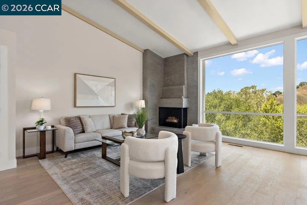 16 Sunnyside Ct Orinda, CA 94563