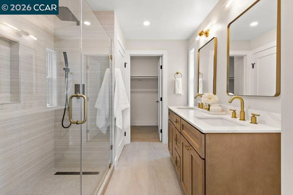 16 Sunnyside Ct Orinda, CA 94563