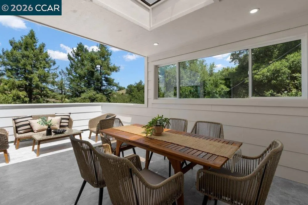 16 Sunnyside Ct Orinda, CA 94563