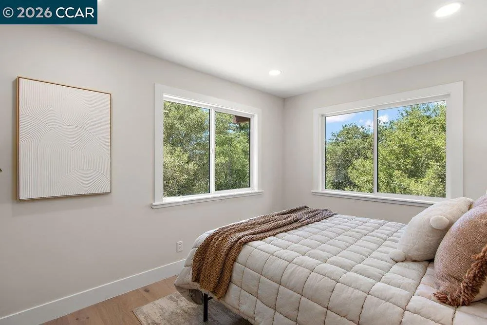 16 Sunnyside Ct Orinda, CA 94563