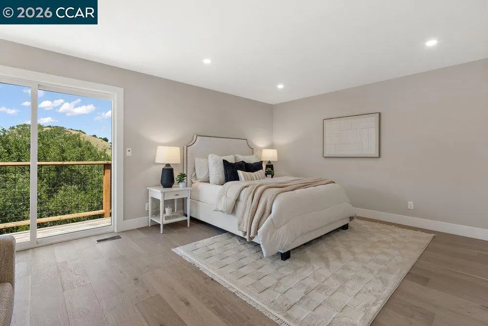 16 Sunnyside Ct Orinda, CA 94563