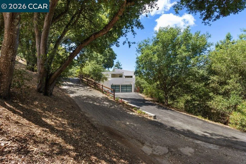 16 Sunnyside Ct Orinda, CA 94563