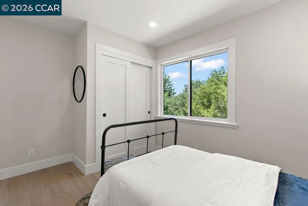 16 Sunnyside Ct Orinda, CA 94563