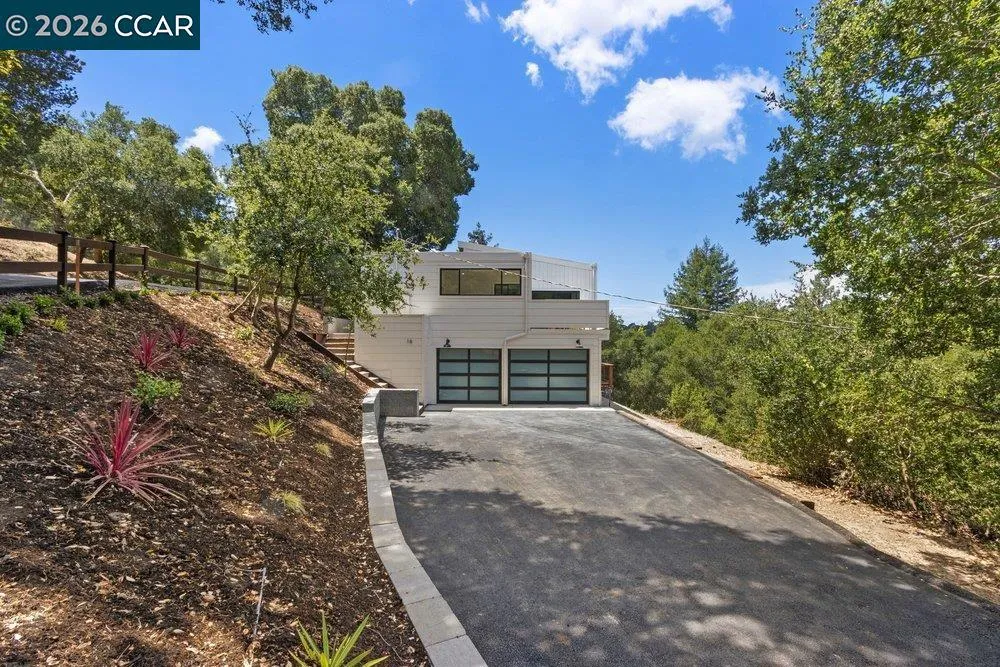 16 Sunnyside Ct Orinda, CA 94563