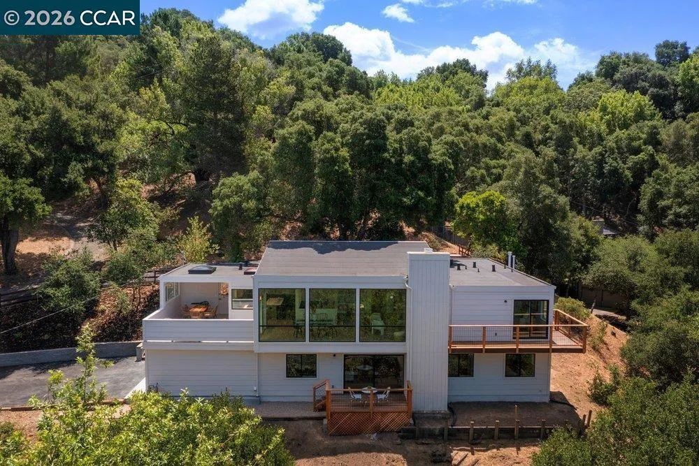 16 Sunnyside Ct Orinda, CA 94563