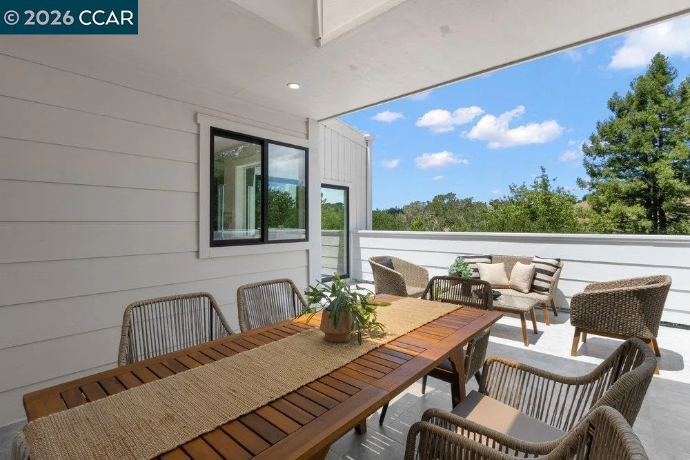 16 Sunnyside Ct Orinda, CA 94563