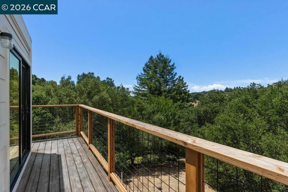 16 Sunnyside Ct Orinda, CA 94563