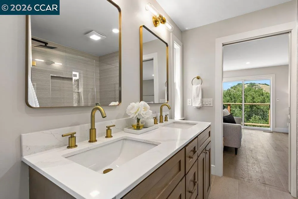 16 Sunnyside Ct Orinda, CA 94563