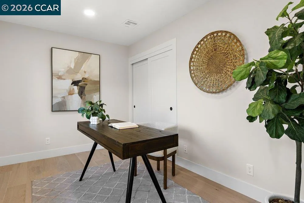 16 Sunnyside Ct Orinda, CA 94563