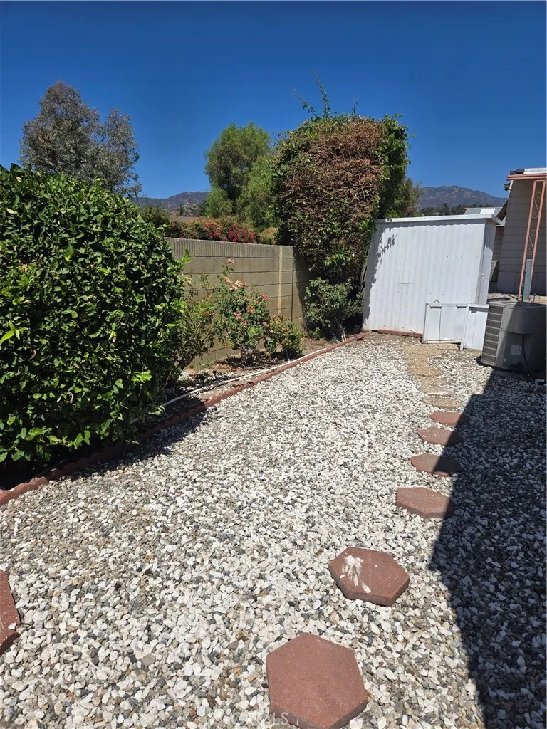 3945 Bradford #122 La Verne, CA 91750