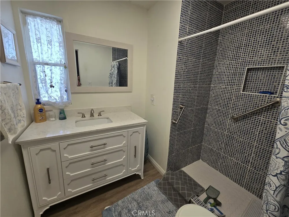 3945 Bradford #122 La Verne, CA 91750