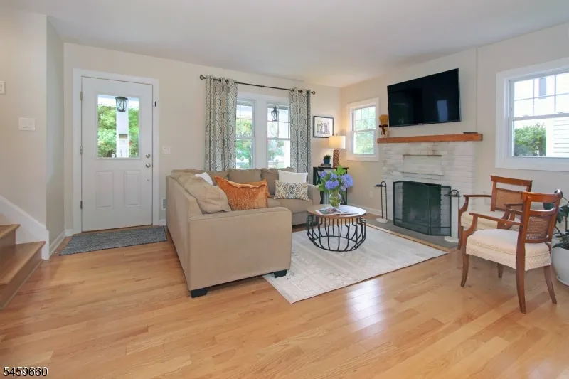35 Essex Ave Bloomfield, NJ 07003