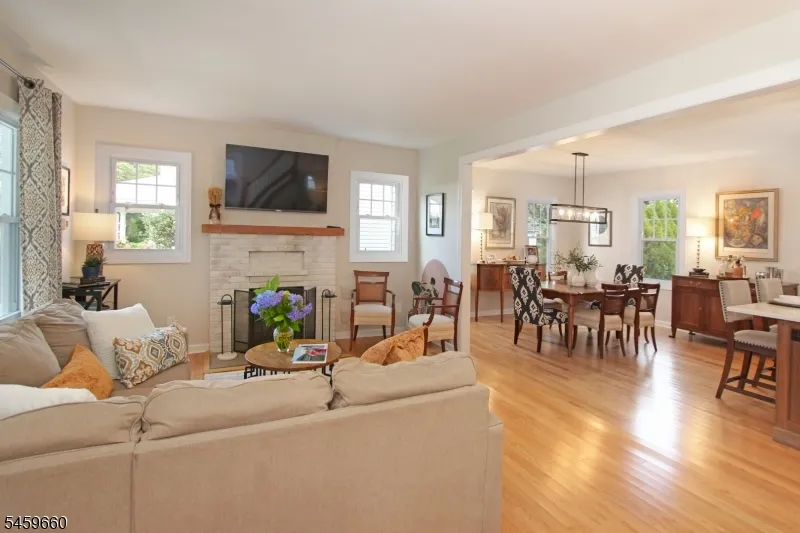 35 Essex Ave Bloomfield, NJ 07003