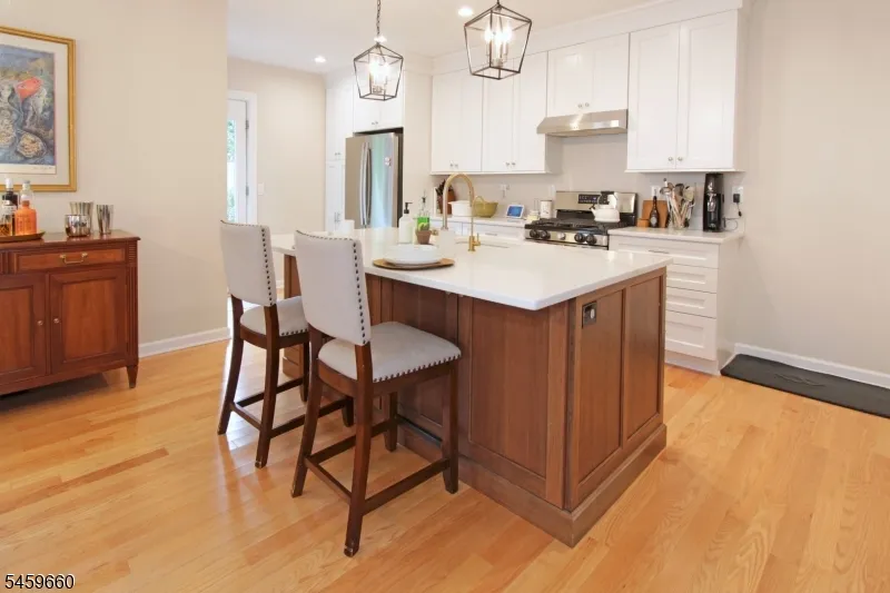 35 Essex Ave Bloomfield, NJ 07003