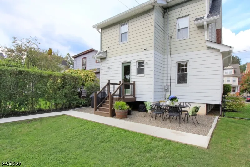 35 Essex Ave Bloomfield, NJ 07003
