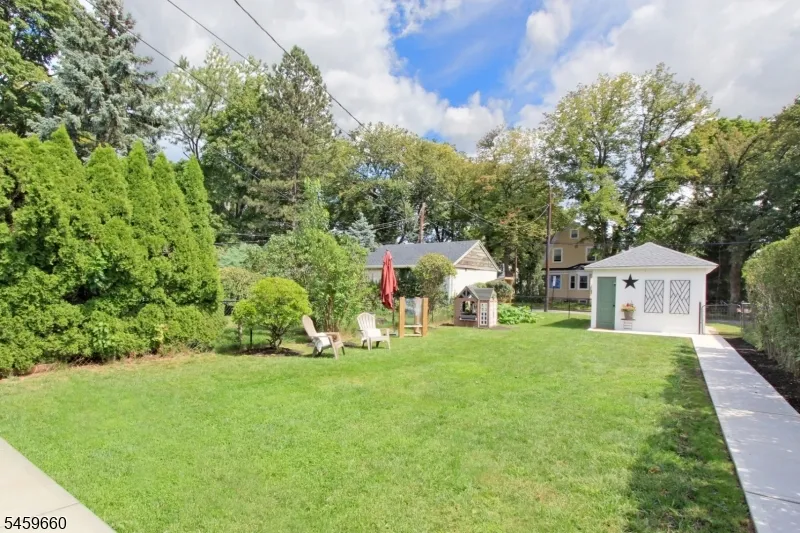 35 Essex Ave Bloomfield, NJ 07003