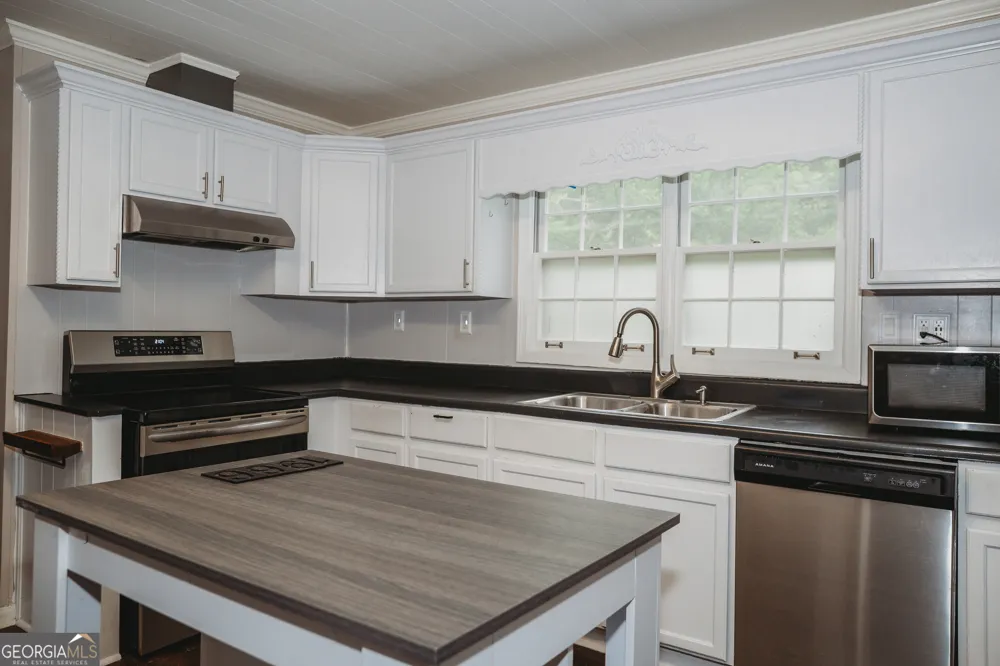 1966 River ST NE Conyers, GA 30012