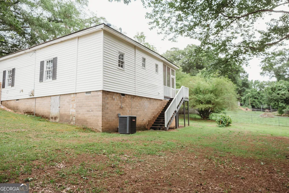 1966 River ST NE Conyers, GA 30012