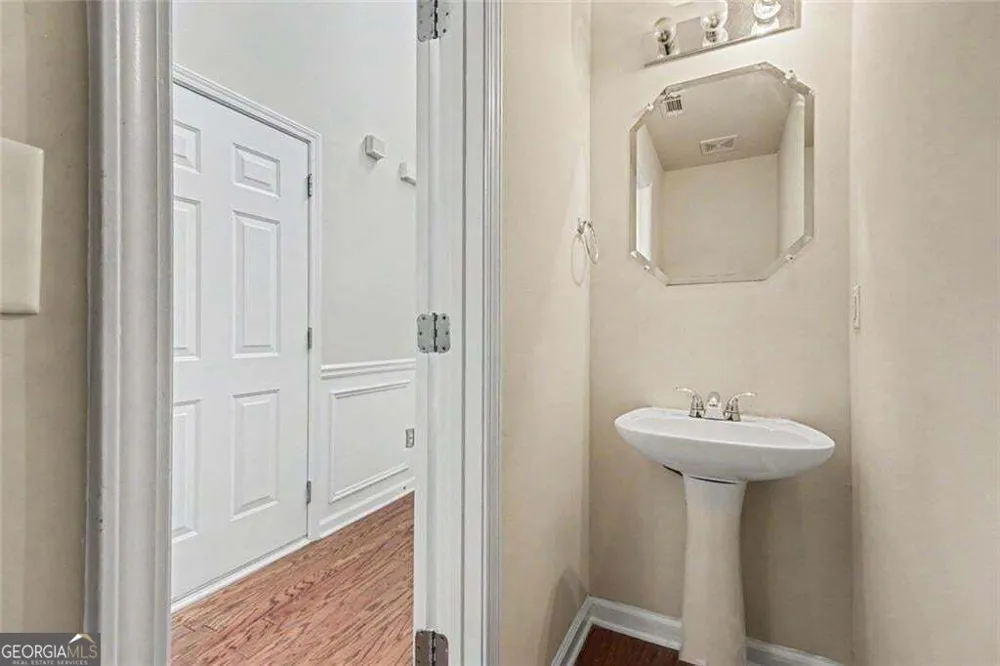 372 Creek MNR Suwanee, GA 30024