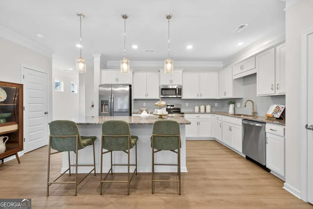 827 Crescent DR Riverdale, GA 30274