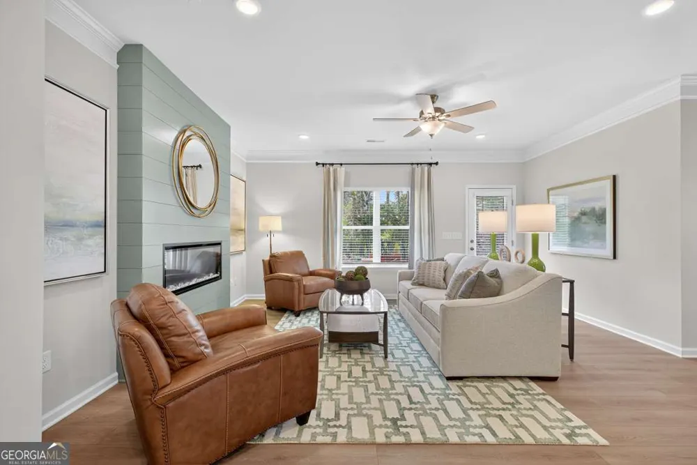 827 Crescent DR Riverdale, GA 30274