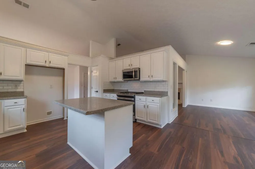 1784 Cedar Walk LN Conley, GA 30288