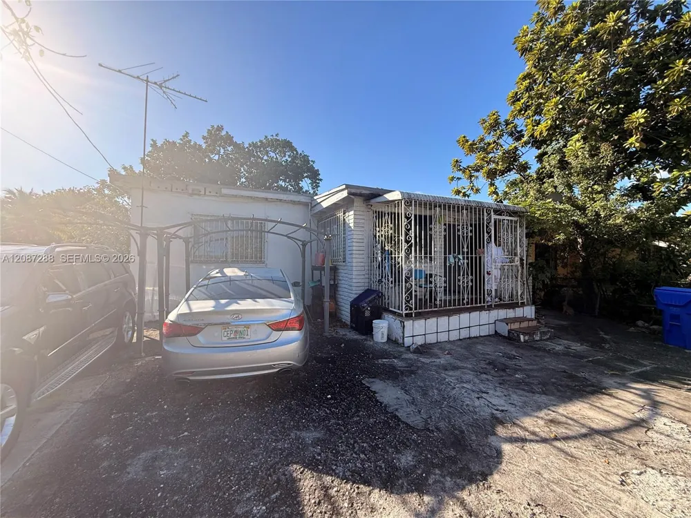 2834 NW 11th Ave Miami, FL 33127