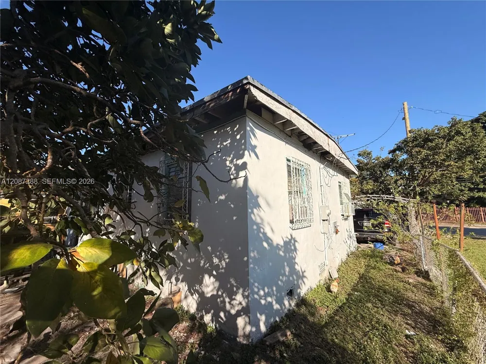2834 NW 11th Ave Miami, FL 33127