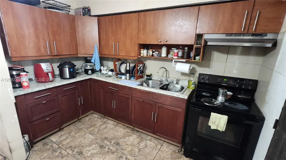 2834 NW 11th Ave Miami, FL 33127