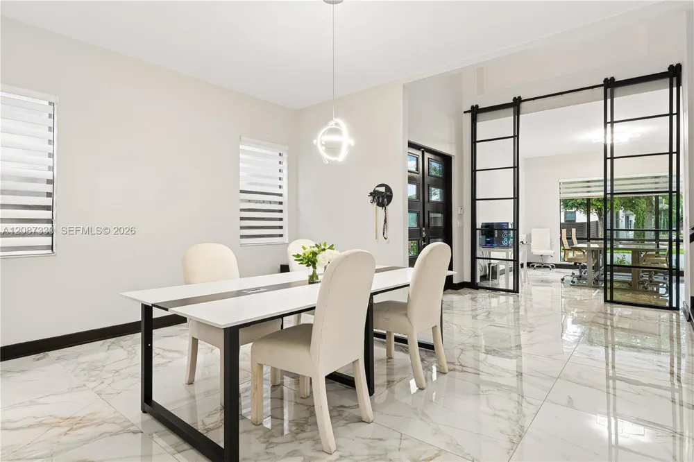 16025 SW 136th Ter Miami, FL 33196